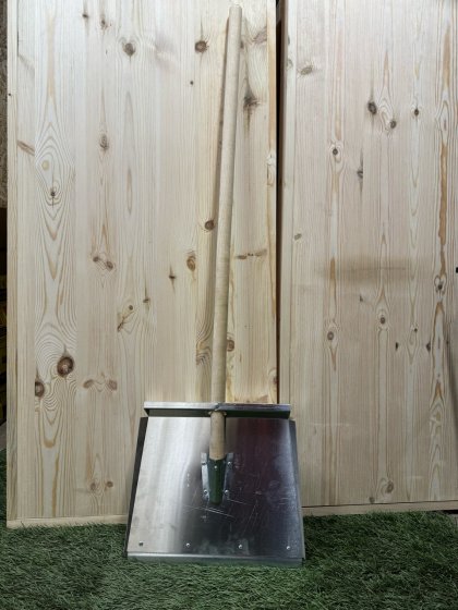 Лопата для уборки снега 3-х бортная алюминиевая 1,5 мм [375*450] с загибом С НАКЛАДКОЙ Галактика [10