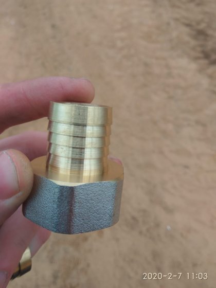 Штуцер латунный 25x1